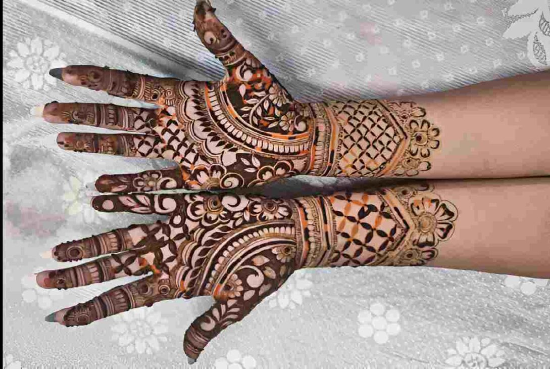 Stylish Simple Mehndi Designs for Front Hands